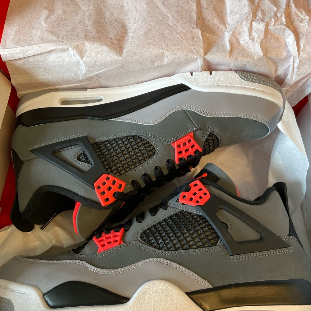 Air Jordan 4 Infrared.  Deadstock
